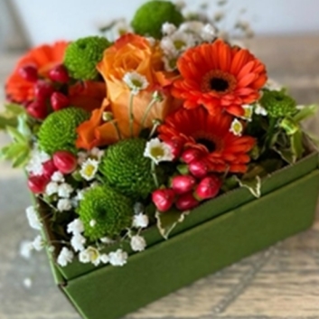 Blumenbox kaufen - gemischte Blüten als Tischdekoration